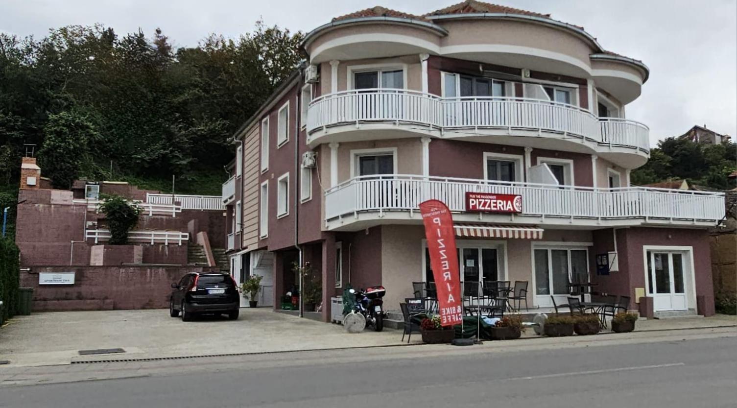 Apartmani Tika Golubac Zewnętrze zdjęcie